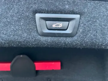 Car image 37