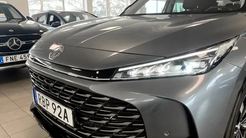 Car image 26
