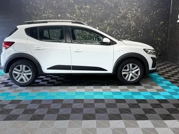 Car image 21