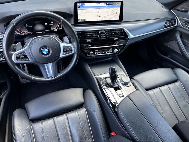 BMW 540i Touring xDrive 245 kW image number 16