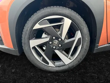 Car image 20