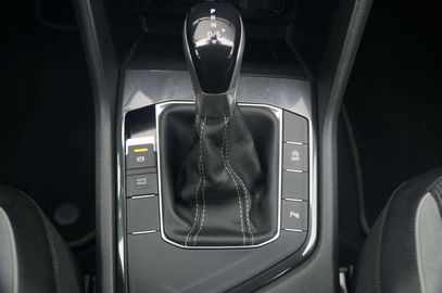 Car image 32