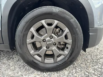 Car image 31