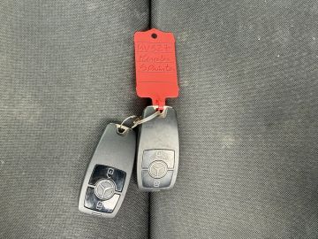 Car image 30