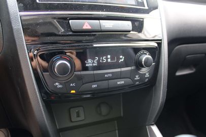 Car image 29