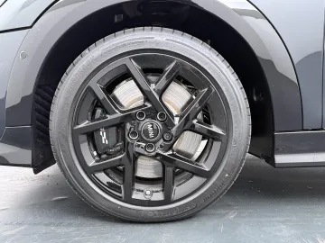 Car image 29