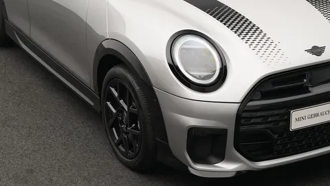 Car image 22