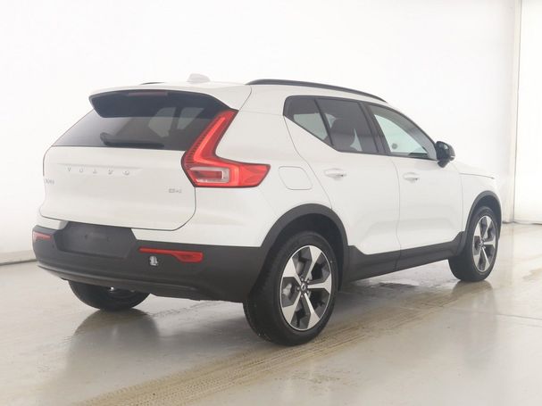 Volvo XC40 Plus Dark 145 kW image number 2