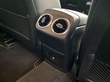 Car image 36