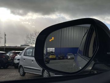 Car image 28