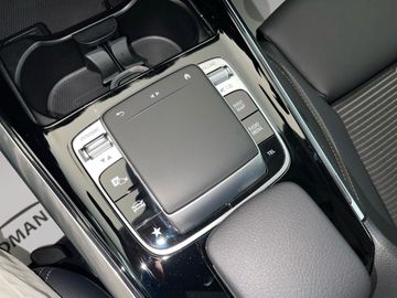 Car image 30