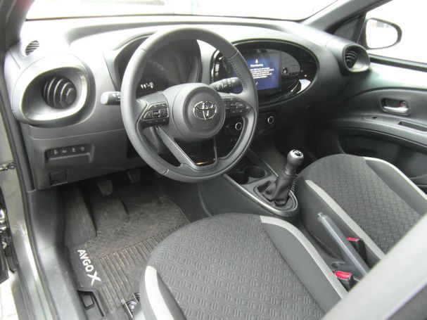 Toyota Aygo X 1.0 VVT-i 53 kW image number 14