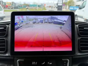Car image 35
