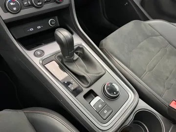 Car image 47