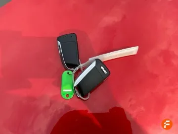 Car image 28