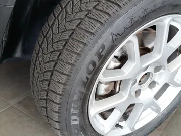 Car image 42