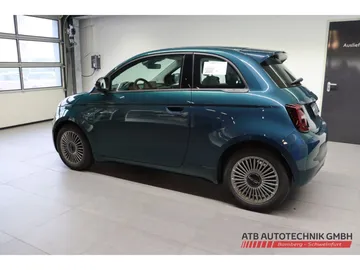 Car image 19