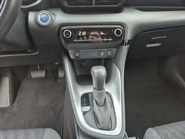 Car image 11