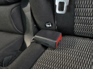 Car image 29