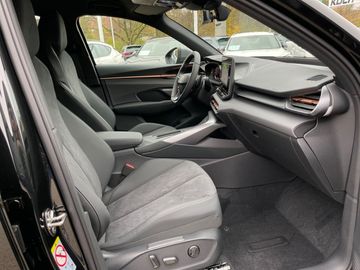 Car image 13