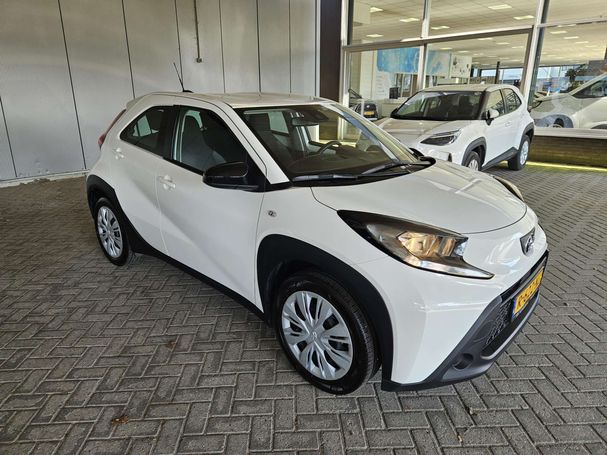 Toyota Aygo X 1.0 VVT-i 53 kW image number 25