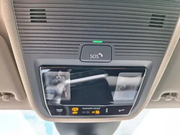Car image 37