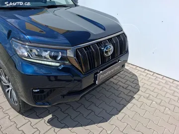 Car image 30