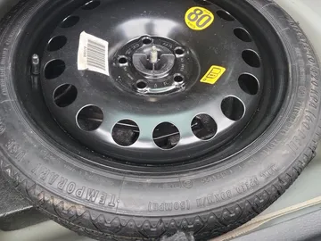 Car image 32