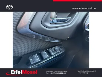Car image 18