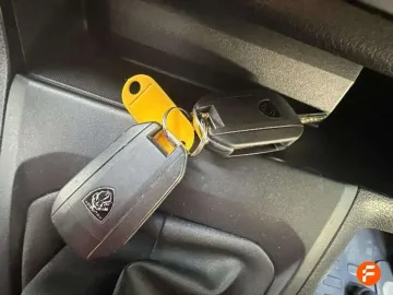 Car image 27