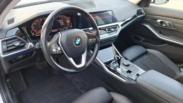 BMW 320i Touring Sport Line 135 kW image number 11