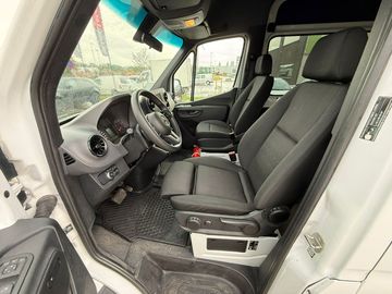 Car image 42