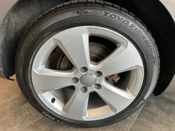 Car image 47