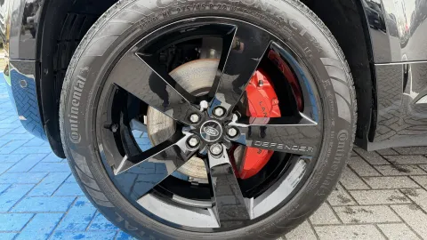 Car image 30