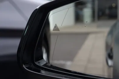 Car image 28