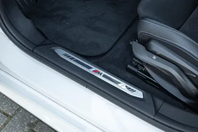 Car image 42