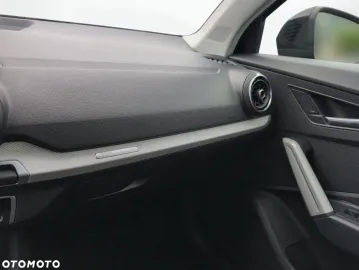 Car image 32