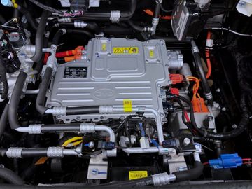 Car image 19