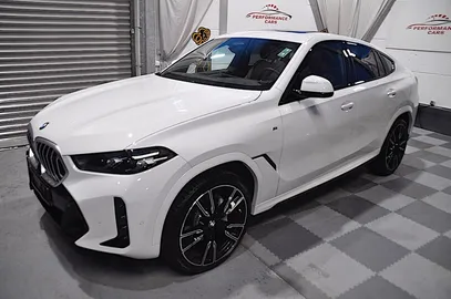 Car image 19