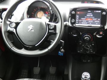 Car image 29