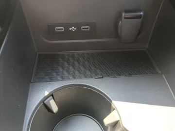 Car image 32