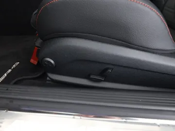 Car image 28