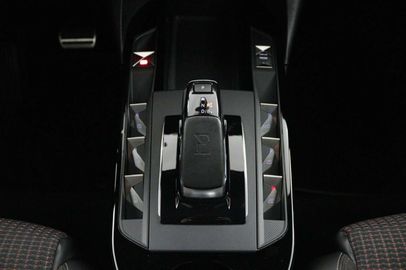 Car image 32