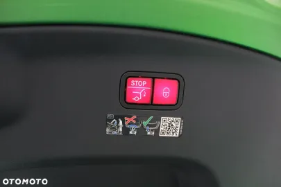 Car image 40