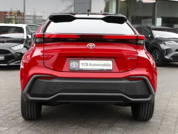 Car image 4