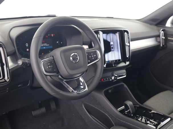 Volvo XC40 Plus Dark 145 kW image number 17