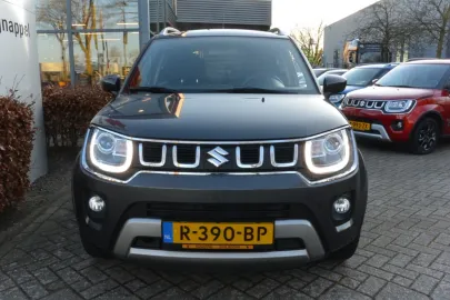 Car image 3