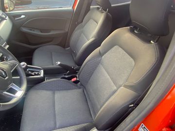 Car image 4