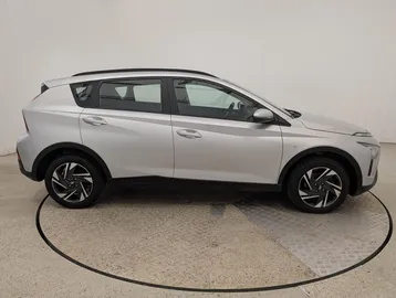 Car image 25