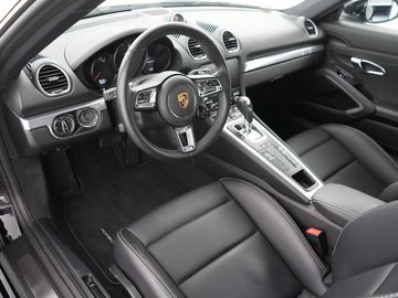 Car image 11